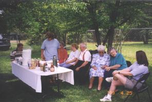 Sarah, Wanda, Gayle, Hank, Aunt Ruth, Toppie, and Nancy